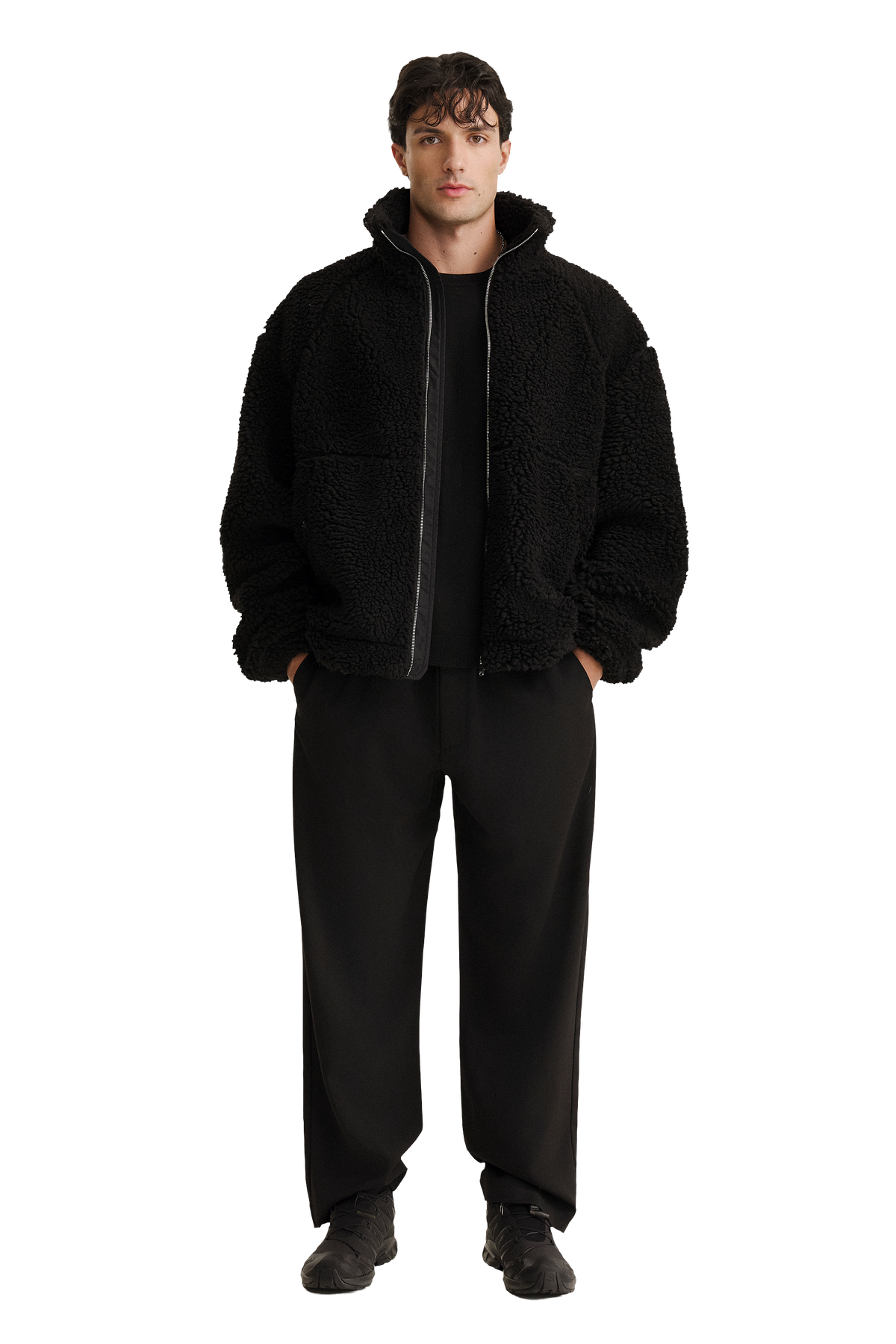 CLARIDEN_Black_Model_Fullbody2