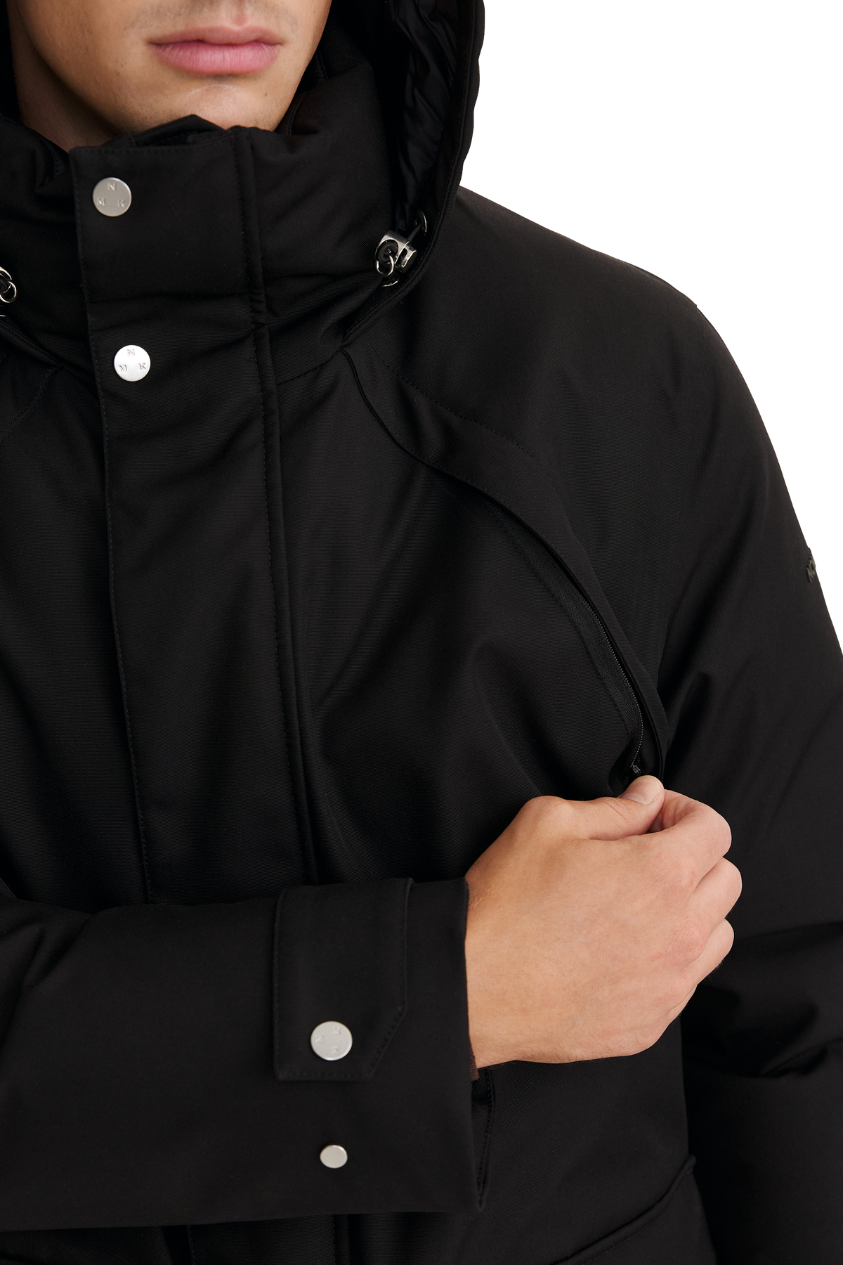 LANGUARD_Black_Model_hood